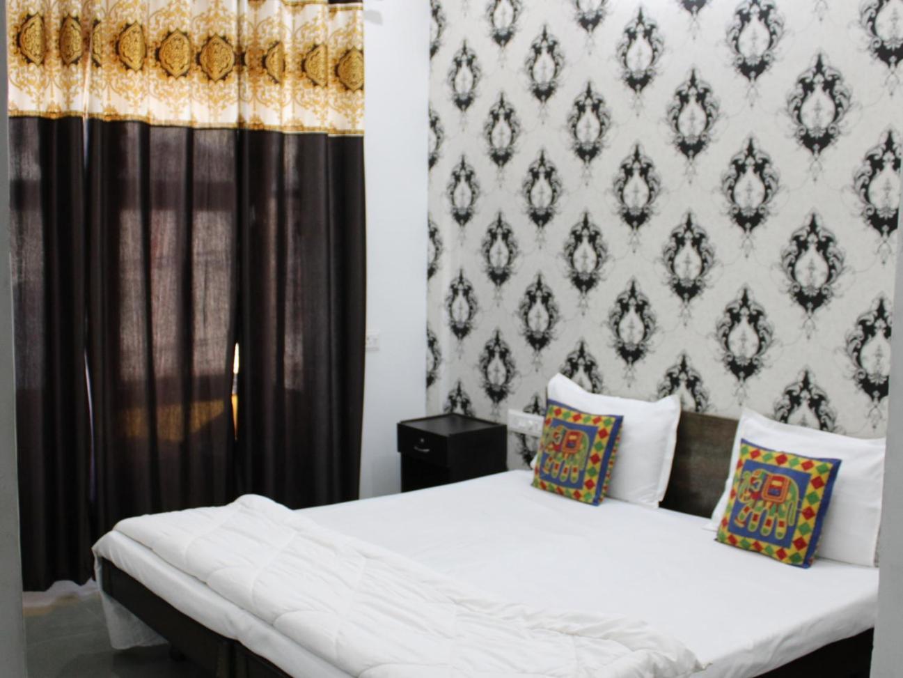Hill Paradise Home Stay Ουνταϊπούρ Δωμάτιο φωτογραφία